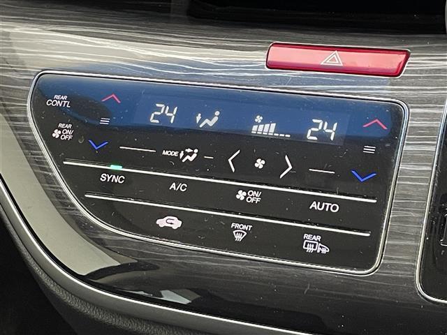 オデッセイ アブソルート・ＥＸ　禁煙車／純正ナビ／両側パワースライドドア／ハーフレザーシート／バックカメラ／ブラインドスポットインフォメーション／ＬＥＤヘッドライト／オートライト／２列目オットマン／純正フロアマット／ＥＴＣ（16枚目）