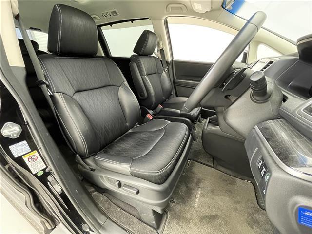 オデッセイ アブソルート・ＥＸ　禁煙車／純正ナビ／両側パワースライドドア／ハーフレザーシート／バックカメラ／ブラインドスポットインフォメーション／ＬＥＤヘッドライト／オートライト／２列目オットマン／純正フロアマット／ＥＴＣ（20枚目）