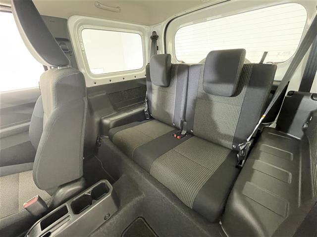 ジムニー ＸＣ　届出済未使用車／ＬＥＤヘッドライト／コーナーセンサー／クルーズコントロール／シートヒーター／衝突被害軽減／純正１６インチアルミホイール／スマートキー☆スペアキー☆オートハイビーム／純正フロアマット（19枚目）