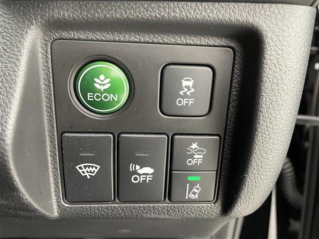 ヴェゼル ハイブリッドＺ・ホンダセンシング　禁煙車／純正８型インチナビ／シートヒーター／バックカメラ／ドライブレコーダー／ホンダセンシング／追従クルーズコントロール／電動パーキングブレーキ／ハーフレザーシート／ＬＥＤライト／衝突軽減ブレーキ（10枚目）