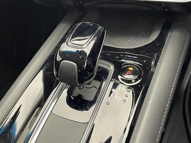 ヴェゼル ハイブリッドＺ・ホンダセンシング　禁煙車／純正８型インチナビ／シートヒーター／バックカメラ／ドライブレコーダー／ホンダセンシング／追従クルーズコントロール／電動パーキングブレーキ／ハーフレザーシート／ＬＥＤライト／衝突軽減ブレーキ（17枚目）