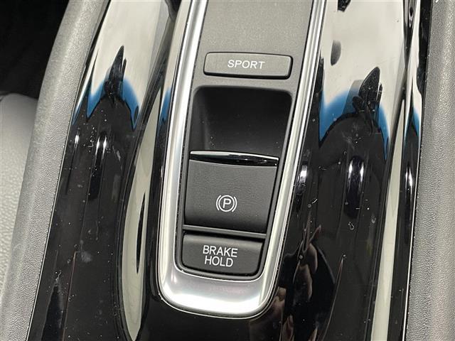 ヴェゼル ハイブリッドＺ・ホンダセンシング　禁煙車／純正８型インチナビ／シートヒーター／バックカメラ／ドライブレコーダー／ホンダセンシング／追従クルーズコントロール／電動パーキングブレーキ／ハーフレザーシート／ＬＥＤライト／衝突軽減ブレーキ（18枚目）