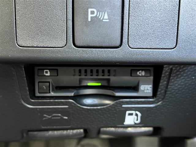 ルーミー カスタムＧ　禁煙車／純正ナビ／両側パワースライドドア／追従クルーズコントロール／クリアランスソナー／衝突軽減／ＬＥＤ／オートハイビーム／ＥＴＣ／前後ドライブレコーダー／シートヒーター／電動パーキングブレーキ（10枚目）