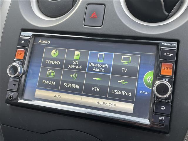 ノート Ｘ　Ｖセレクション＋セーフティ　純正ＳＤナビ　ＣＤ／ＤＶＤ／Ｂｌｕｅｔｏｏｔｈ／ＵＳＢ／ｉＰｏｄ／フルセグ／衝突軽減装置／車線逸脱警報／全方位カメラ／バックカメラ／コーナーセンサー（前後）／純正フロアマット／スペアキー１本（5枚目）