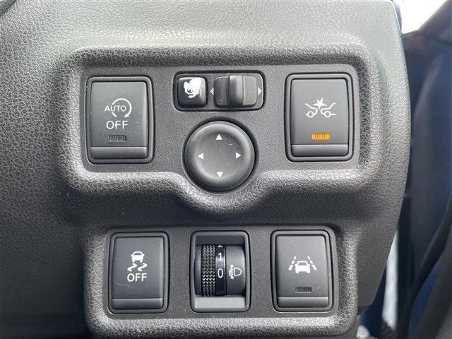 ノート Ｘ　Ｖセレクション＋セーフティ　純正ＳＤナビ　ＣＤ／ＤＶＤ／Ｂｌｕｅｔｏｏｔｈ／ＵＳＢ／ｉＰｏｄ／フルセグ／衝突軽減装置／車線逸脱警報／全方位カメラ／バックカメラ／コーナーセンサー（前後）／純正フロアマット／スペアキー１本（8枚目）