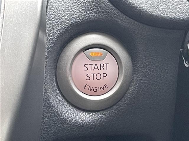 ノート Ｘ　Ｖセレクション＋セーフティ　純正ＳＤナビ　ＣＤ／ＤＶＤ／Ｂｌｕｅｔｏｏｔｈ／ＵＳＢ／ｉＰｏｄ／フルセグ／衝突軽減装置／車線逸脱警報／全方位カメラ／バックカメラ／コーナーセンサー（前後）／純正フロアマット／スペアキー１本（15枚目）