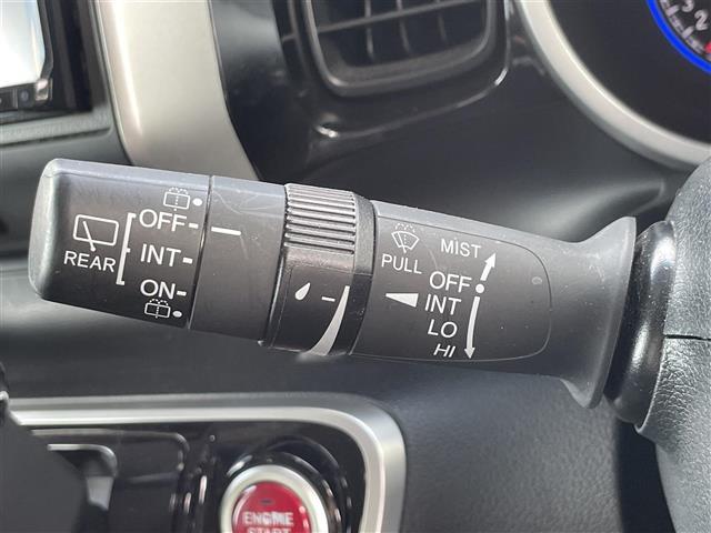 Ｎ－ＢＯＸカスタム Ｇ　ターボＳＳブラックスタイルパッケージ　禁煙車／社外ナビ／バックカメラ／クルーズコントロール／両側電動スライドドア／ＬＥＤヘッドライト／オートライト／ＥＴＣ／ハーフレザーシート／前席シートヒーター／ドライブレコーダー／パドルシフト（11枚目）