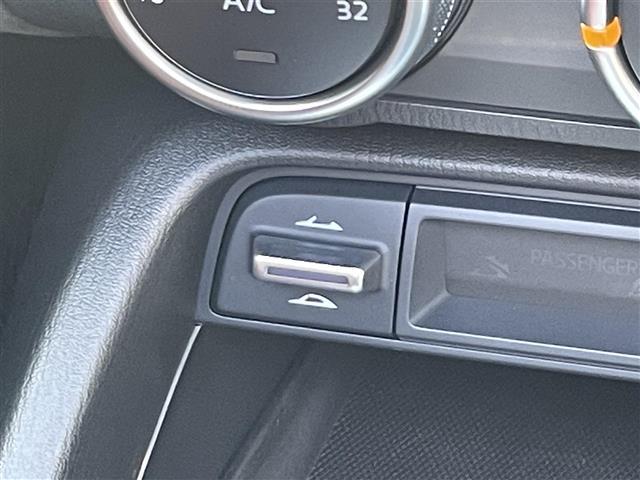 気になる車はすぐにお問い合わせください！画面右側の００６６から始まる無料ダイヤルからお問い合わせ下さい！専門スタッフがお車のご質問にお答えいたします！