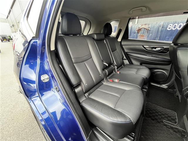 エクストレイル オーテック　禁煙車／純正９インチナビ／レザーシート／全方位カメラ／クリアランスソナー／車線逸脱警報／ＬＥＤヘッドライト／オートハイビーム／全席シートヒーター／ドライブレコーダー／デジタルインナーミラー／ＥＴＣ（18枚目）