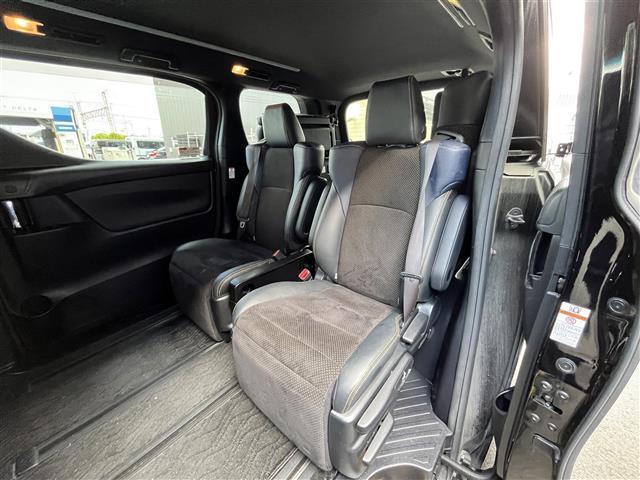 ヴェルファイア ２．５Ｚ　Ａエディション　ゴールデンアイズ　禁煙車／ゴールデンアイズ／純正１０インチナビ／純正フリップダウンモニター／両側パワースライドドア／パワーリアゲート／ＬＥＤヘッドライト／バックカメラ／ハーフレザー／電子パーキング／前後ソナー（22枚目）