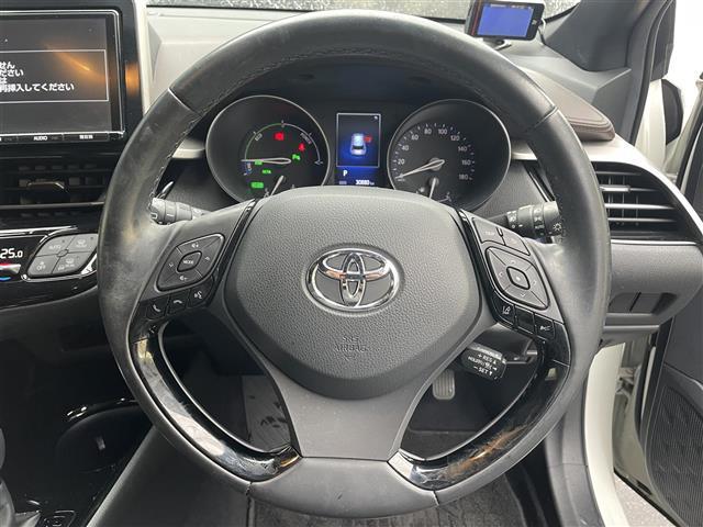 C-HR G 禁煙車/純正9インチナビ/バックカメラ/ETC/レーダークルーズコントロール/レザーシート/シートヒーター/LEDヘッドライト/衝突軽減ブレーキ/ブラインドスポットモニター/純正アルミホイール(10枚目)