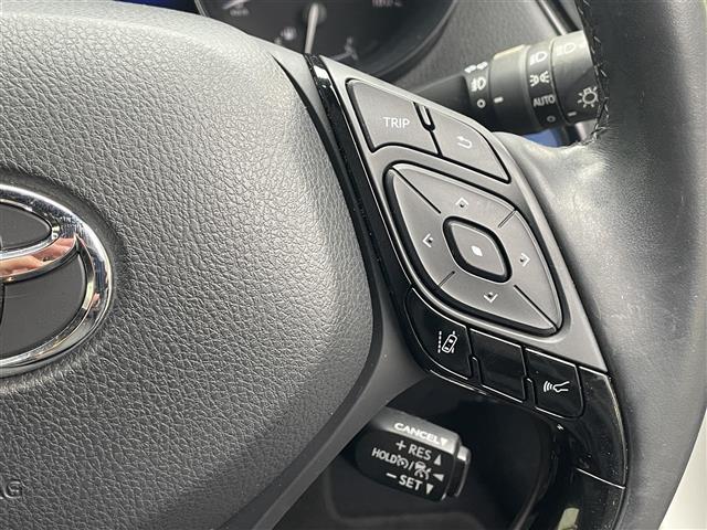 C-HR G 禁煙車/純正9インチナビ/バックカメラ/ETC/レーダークルーズコントロール/レザーシート/シートヒーター/LEDヘッドライト/衝突軽減ブレーキ/ブラインドスポットモニター/純正アルミホイール(13枚目)
