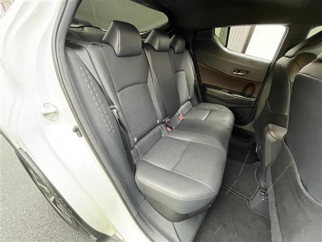 C-HR G 禁煙車/純正9インチナビ/バックカメラ/ETC/レーダークルーズコントロール/レザーシート/シートヒーター/LEDヘッドライト/衝突軽減ブレーキ/ブラインドスポットモニター/純正アルミホイール(24枚目)