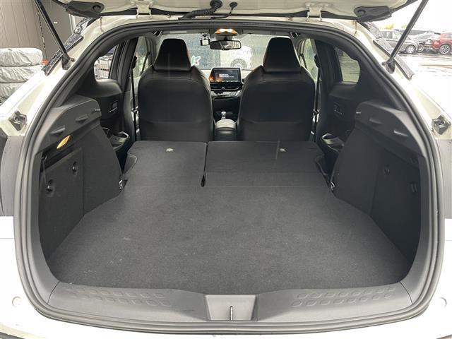 C-HR G 禁煙車/純正9インチナビ/バックカメラ/ETC/レーダークルーズコントロール/レザーシート/シートヒーター/LEDヘッドライト/衝突軽減ブレーキ/ブラインドスポットモニター/純正アルミホイール(27枚目)