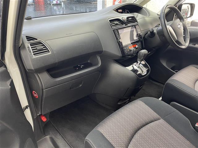 セレナ ハイウェイスターＳ－ＨＶアドバンスドセーフティパック　禁煙車／純正８型ナビ／後席フリップダウンモニター／全方位カメラ／両側電動スライドドア／ビルトインＥＴＣ／衝突被害軽減ブレーキ／スマートキー／ＬＥＤヘッドライト／クリアランスソナー／スマートキー（17枚目）