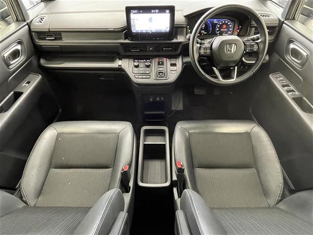 ステップワゴン ｅ：ＨＥＶスパーダ　９インチ純正メモリナビ／全方位カメラ／両側パワースライドドア／シートヒーター　／Ｂｌｕｅｔｏｏｔｈ／ＣＤ／ＤＶＤ／ＵＳＢ／ＨＤＭＩ／ＡｐｐｌｅＣａｒＰｌａｙ／Ａｎｄｒｏｉｄ　Ａｕｔｏ／フルセグ（2枚目）