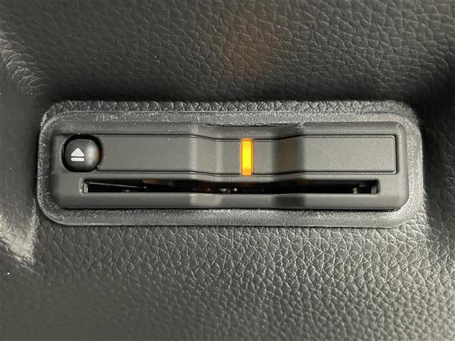 ステップワゴン ｅ：ＨＥＶスパーダ　９インチ純正メモリナビ／全方位カメラ／両側パワースライドドア／シートヒーター　／Ｂｌｕｅｔｏｏｔｈ／ＣＤ／ＤＶＤ／ＵＳＢ／ＨＤＭＩ／ＡｐｐｌｅＣａｒＰｌａｙ／Ａｎｄｒｏｉｄ　Ａｕｔｏ／フルセグ（6枚目）