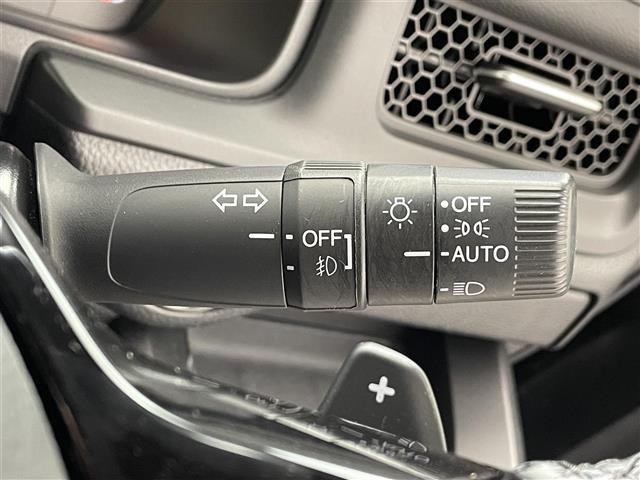 ステップワゴン ｅ：ＨＥＶスパーダ　９インチ純正メモリナビ／全方位カメラ／両側パワースライドドア／シートヒーター　／Ｂｌｕｅｔｏｏｔｈ／ＣＤ／ＤＶＤ／ＵＳＢ／ＨＤＭＩ／ＡｐｐｌｅＣａｒＰｌａｙ／Ａｎｄｒｏｉｄ　Ａｕｔｏ／フルセグ（14枚目）