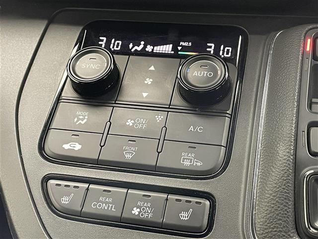 ステップワゴン ｅ：ＨＥＶスパーダ　９インチ純正メモリナビ／全方位カメラ／両側パワースライドドア／シートヒーター　／Ｂｌｕｅｔｏｏｔｈ／ＣＤ／ＤＶＤ／ＵＳＢ／ＨＤＭＩ／ＡｐｐｌｅＣａｒＰｌａｙ／Ａｎｄｒｏｉｄ　Ａｕｔｏ／フルセグ（15枚目）