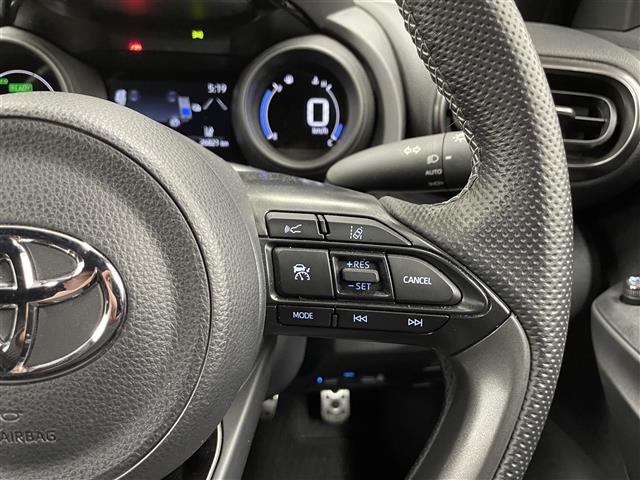 ヤリスクロス ハイブリッド　ＧＲスポーツ　純正８インチナビ／バックカメラ／ＥＴＣ２．０／前後ドラレコ／ブラインドスポットモニター／ＬＥＤヘッドライト／クリアランスソナー／ハーフレザーシート／自動防塵インナーミラー／アルミペダル（11枚目）