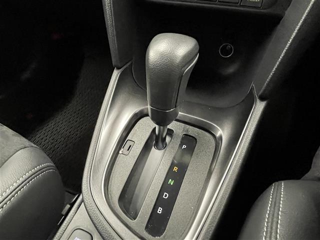 ヤリスクロス ハイブリッド　ＧＲスポーツ　純正８インチナビ／バックカメラ／ＥＴＣ２．０／前後ドラレコ／ブラインドスポットモニター／ＬＥＤヘッドライト／クリアランスソナー／ハーフレザーシート／自動防塵インナーミラー／アルミペダル（14枚目）