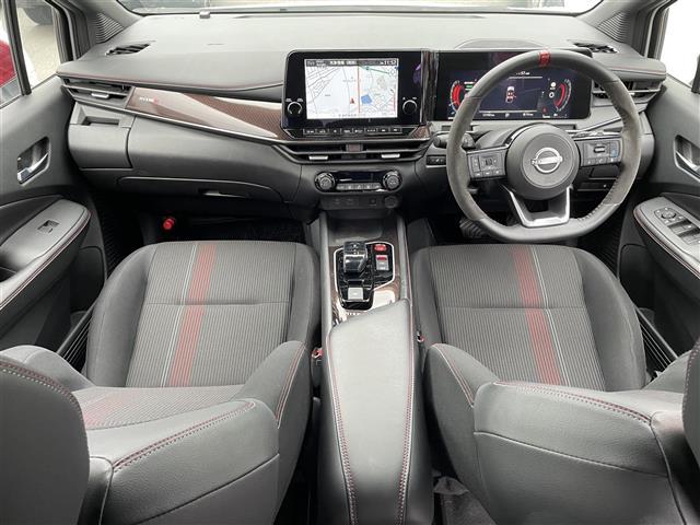 オーラ ニスモ 禁煙車/純正ナビ/全方位カメラ/前方ドラレコ/コーナーセンサー/プロパイロット/デジタルインナーミラー/アイドリングストップ/衝突軽減装置/電動パーキングブレーキ/オートハイビーム/ハーフレザーシート(2枚目)