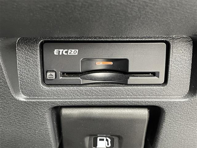 オーラ ニスモ 禁煙車/純正ナビ/全方位カメラ/前方ドラレコ/コーナーセンサー/プロパイロット/デジタルインナーミラー/アイドリングストップ/衝突軽減装置/電動パーキングブレーキ/オートハイビーム/ハーフレザーシート(6枚目)