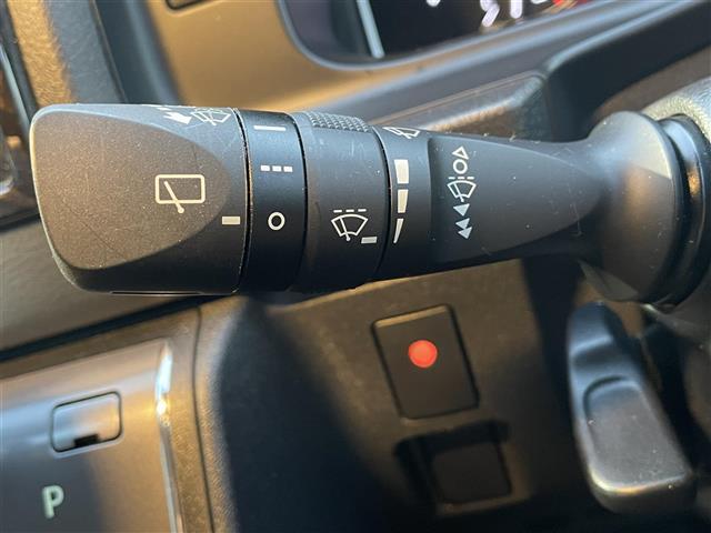 ハイエースバン スーパーGL ダーク プライムII 純正ナビ/全方位カメラ/両側パワースライドドア/モデリスタエアロ/前後ドライブレコーダー/クリアランスソナー/デジタルインナーミラー/ハーフレザーシート/プッシュスタート/ETC2.0/LEDライト(19枚目)