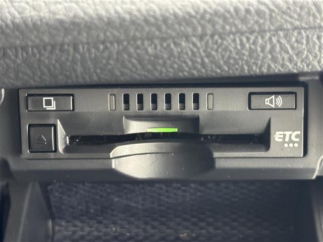 マークＸ ２５０Ｓ　禁煙車／純正ナビ／フルセグテレビ／バックカメラ／セーフティセンス／ＥＴＣ／ＬＥＤライト／パワーシート／シートヒーター／コーナーセンサー／ドライブレコーダー／プッシュスタート／スマートキー（7枚目）