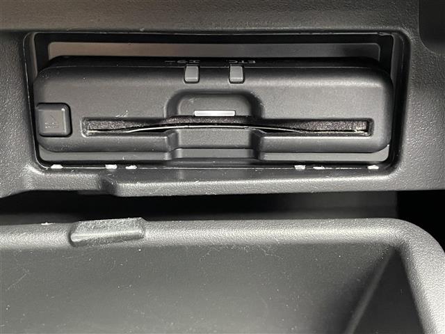 セレナ e-パワー オーテック スポーツスペック 禁煙車/純正10型ナビ/プロパイロット/クリアランスソナー/追従クルーズコントロール/ETC/全方位カメラ/両側パワースライドドア/ブラインドスポットモニター/デジタルインナーミラー/LED(6枚目)