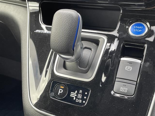 セレナ e-パワー オーテック スポーツスペック 禁煙車/純正10型ナビ/プロパイロット/クリアランスソナー/追従クルーズコントロール/ETC/全方位カメラ/両側パワースライドドア/ブラインドスポットモニター/デジタルインナーミラー/LED(15枚目)