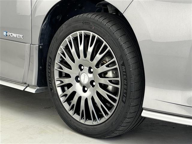 セレナ e-パワー オーテック スポーツスペック 禁煙車/純正10型ナビ/プロパイロット/クリアランスソナー/追従クルーズコントロール/ETC/全方位カメラ/両側パワースライドドア/ブラインドスポットモニター/デジタルインナーミラー/LED(26枚目)