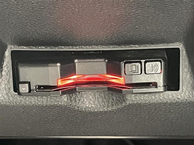 ヤリスクロス ハイブリッドＺ　禁煙車／純正８インチナビ／バックカメラ／ＥＴＣ／前後ドラレコ／ブラインドスポットモニター／シートヒーター／パワーシート／ハーフレザーシート／ＬＥＤヘッドライト／追従クルーズコントロール（7枚目）