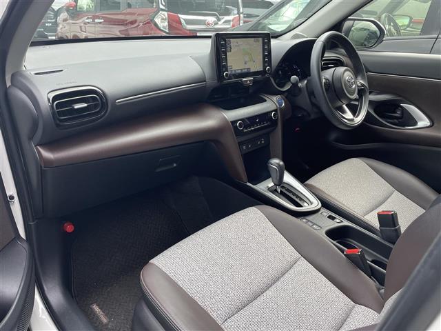 ヤリスクロス ハイブリッドＺ　禁煙車／純正８インチナビ／バックカメラ／ＥＴＣ／前後ドラレコ／ブラインドスポットモニター／シートヒーター／パワーシート／ハーフレザーシート／ＬＥＤヘッドライト／追従クルーズコントロール（21枚目）