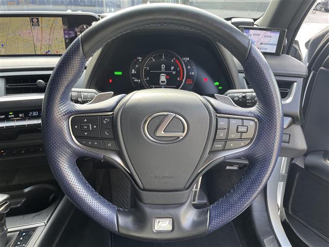 ＵＸ ＵＸ２５０ｈ　Ｆスポーツ　スタイルブルー　純正ナビ／パノラミックビューモニター／サンルーフ／ブラインドスポットモニター／パーキングサポートブレーキ／セーフティセンスプラス／フルブラックドアミラー／ヘッドアップディスプレイ／パワーシート（7枚目）