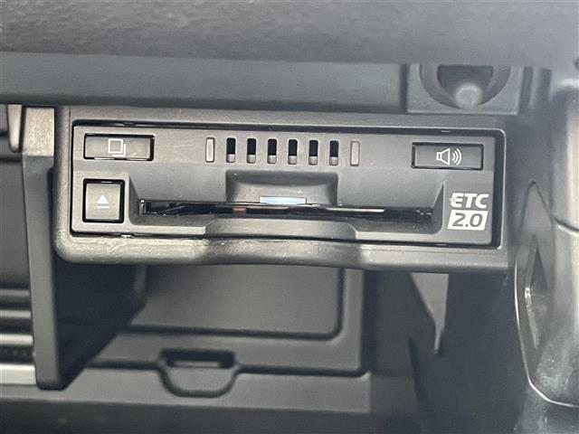 ＵＸ ＵＸ２５０ｈ　Ｆスポーツ　スタイルブルー　純正ナビ／パノラミックビューモニター／サンルーフ／ブラインドスポットモニター／パーキングサポートブレーキ／セーフティセンスプラス／フルブラックドアミラー／ヘッドアップディスプレイ／パワーシート（13枚目）