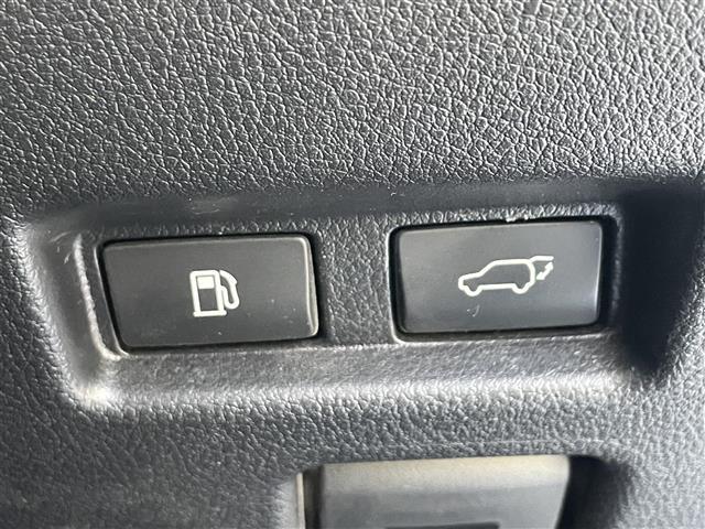 ＵＸ ＵＸ２５０ｈ　Ｆスポーツ　スタイルブルー　純正ナビ／パノラミックビューモニター／サンルーフ／ブラインドスポットモニター／パーキングサポートブレーキ／セーフティセンスプラス／フルブラックドアミラー／ヘッドアップディスプレイ／パワーシート（15枚目）