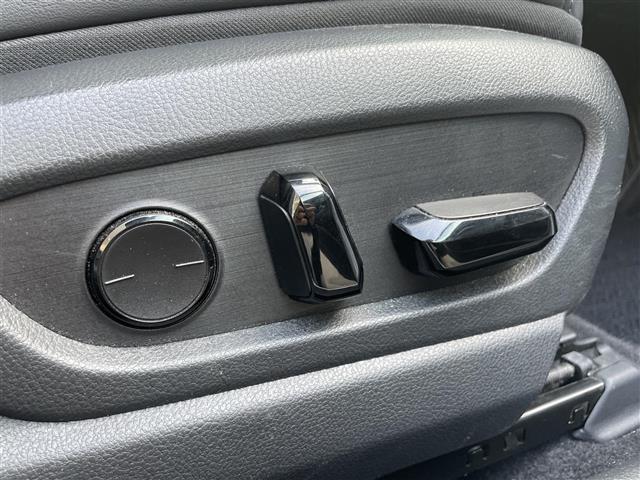 ＵＸ ＵＸ２５０ｈ　Ｆスポーツ　スタイルブルー　純正ナビ／パノラミックビューモニター／サンルーフ／ブラインドスポットモニター／パーキングサポートブレーキ／セーフティセンスプラス／フルブラックドアミラー／ヘッドアップディスプレイ／パワーシート（21枚目）