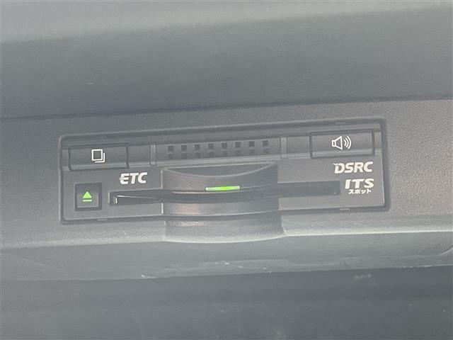 ＮＸ ＮＸ３００ｈ　バージョンＬ　純正ナビ　バックカメラ　サイドカメラ　前方ドライブレコーダー　パワーシート　シートヒーター　シートクーラー　ステアリングヒーター　本革シート　レーダークルーズコントロール　レーンキープアシスト（8枚目）