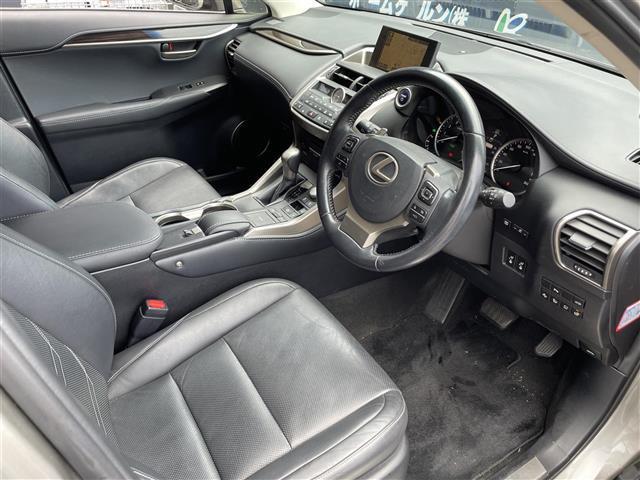 ＮＸ ＮＸ３００ｈ　バージョンＬ　純正ナビ　バックカメラ　サイドカメラ　前方ドライブレコーダー　パワーシート　シートヒーター　シートクーラー　ステアリングヒーター　本革シート　レーダークルーズコントロール　レーンキープアシスト（20枚目）