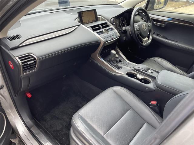 ＮＸ ＮＸ３００ｈ　バージョンＬ　純正ナビ　バックカメラ　サイドカメラ　前方ドライブレコーダー　パワーシート　シートヒーター　シートクーラー　ステアリングヒーター　本革シート　レーダークルーズコントロール　レーンキープアシスト（22枚目）