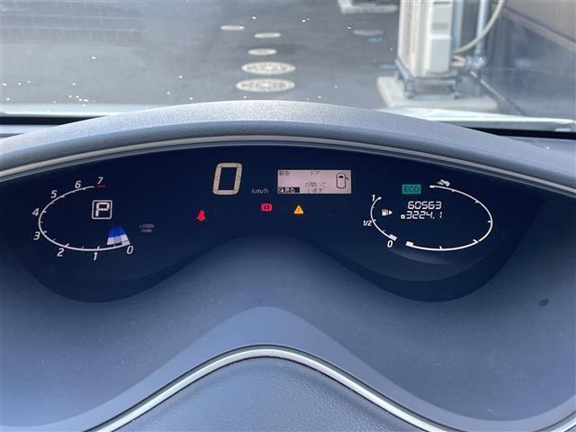 セレナ ハイウェイスター　Ｓ－ハイブリッド　禁煙車／バックカメラ／両側パワースライドドア／クルーズコントロール／アイドリングストップ／３列シート／チップアップシート／純正フロアマット／純正１６インチアルミホイール／キセノンヘッドライト／ＥＴＣ（10枚目）