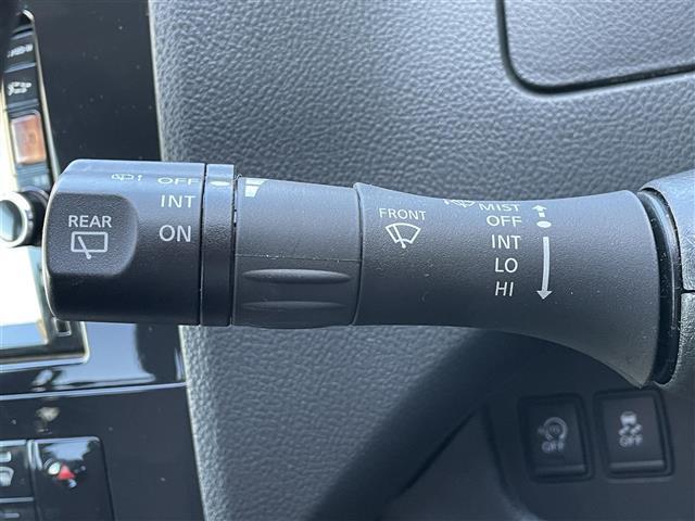 セレナ ハイウェイスター　Ｓ－ハイブリッド　禁煙車／バックカメラ／両側パワースライドドア／クルーズコントロール／アイドリングストップ／３列シート／チップアップシート／純正フロアマット／純正１６インチアルミホイール／キセノンヘッドライト／ＥＴＣ（12枚目）