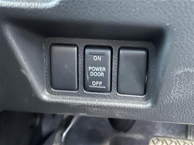 セレナ ハイウェイスター　Ｓ－ハイブリッド　禁煙車／バックカメラ／両側パワースライドドア／クルーズコントロール／アイドリングストップ／３列シート／チップアップシート／純正フロアマット／純正１６インチアルミホイール／キセノンヘッドライト／ＥＴＣ（17枚目）