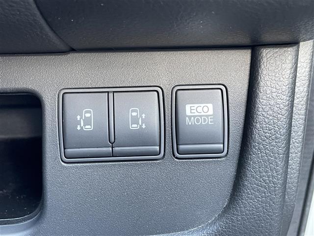 セレナ ハイウェイスター　Ｓ－ハイブリッド　禁煙車／バックカメラ／両側パワースライドドア／クルーズコントロール／アイドリングストップ／３列シート／チップアップシート／純正フロアマット／純正１６インチアルミホイール／キセノンヘッドライト／ＥＴＣ（18枚目）