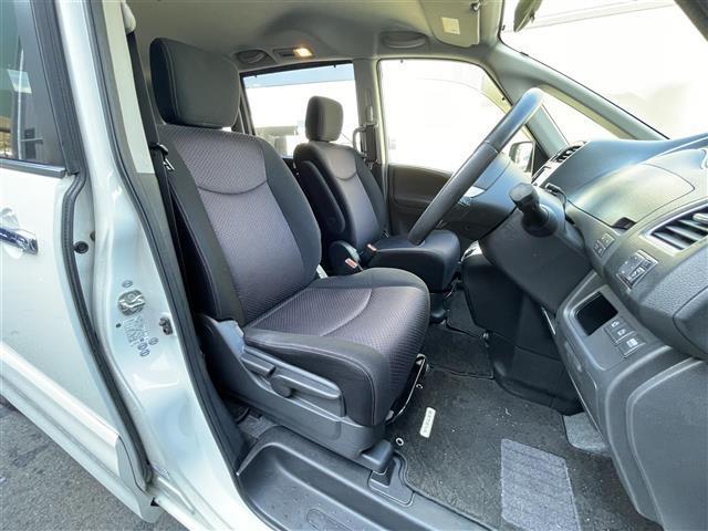 セレナ ハイウェイスター　Ｓ－ハイブリッド　禁煙車／バックカメラ／両側パワースライドドア／クルーズコントロール／アイドリングストップ／３列シート／チップアップシート／純正フロアマット／純正１６インチアルミホイール／キセノンヘッドライト／ＥＴＣ（20枚目）