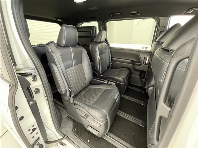 ノア S-Z 禁煙車/純正10.5型ナビ/快適利便パッケージHigh/デジタルインナーミラー/パノラミックビューモニター/トヨタチームメイトアドバンストパーク/衝突被害軽減ブレーキ/レーダークルーズコントロール(23枚目)