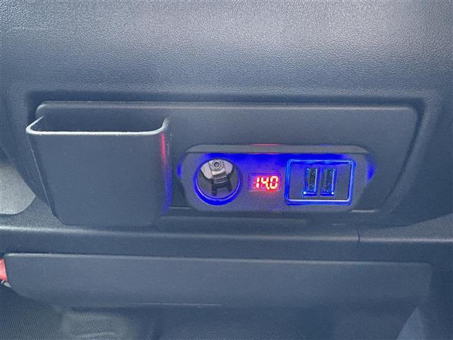 ハイエースバン スーパーGL ダーク プライムII 禁煙車/両側パワースライドドア/ベットキッド/純正SDナビ・フルセグ/全方位カメラ/ウッドコンビステアリング/ステアスイッチ/LEDヘッドライト/ハーフレザーシート/ドラレコ(19枚目)