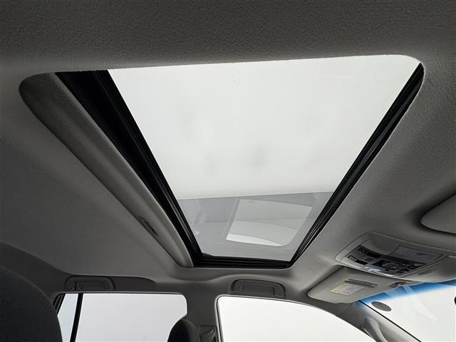 ランドクルーザープラド TX 純正9インチナビ/サンルーフ/全方位カメラ/純正17インチアルミホイール/前後ソナー/トランスファー/センターデフロック/ビルトインETC/オートライト/オートハイビーム/LEDヘッドライト(3枚目)