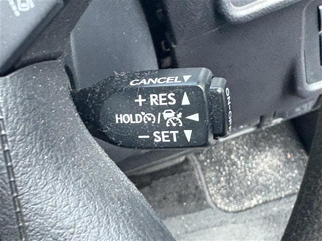 ランドクルーザープラド TX 純正9インチナビ/サンルーフ/全方位カメラ/純正17インチアルミホイール/前後ソナー/トランスファー/センターデフロック/ビルトインETC/オートライト/オートハイビーム/LEDヘッドライト(11枚目)